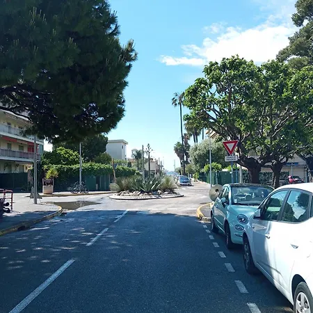 De 14m2 Dans Maison Cagnes-sur-Mer